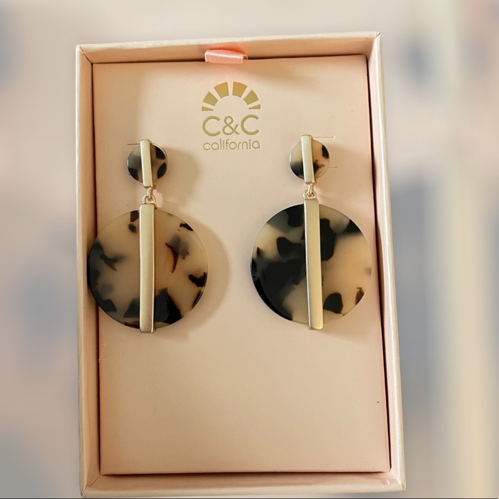 💜 ✨NWOT✨ Beautiful Statement Earrings